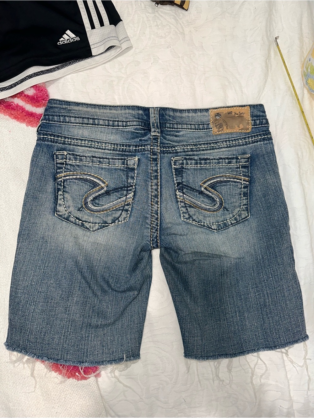 Silver Jeans Women's Faded Blue Denim Bermuda Shorts with Frayed Hem - Picture 6 of 11